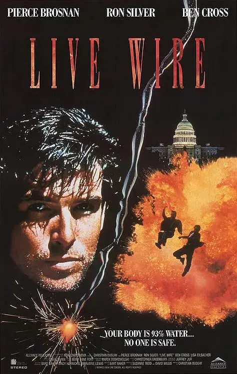 《致命英雄1992》：一场无法回头的卧底悲歌，正义与黑暗的边缘试探